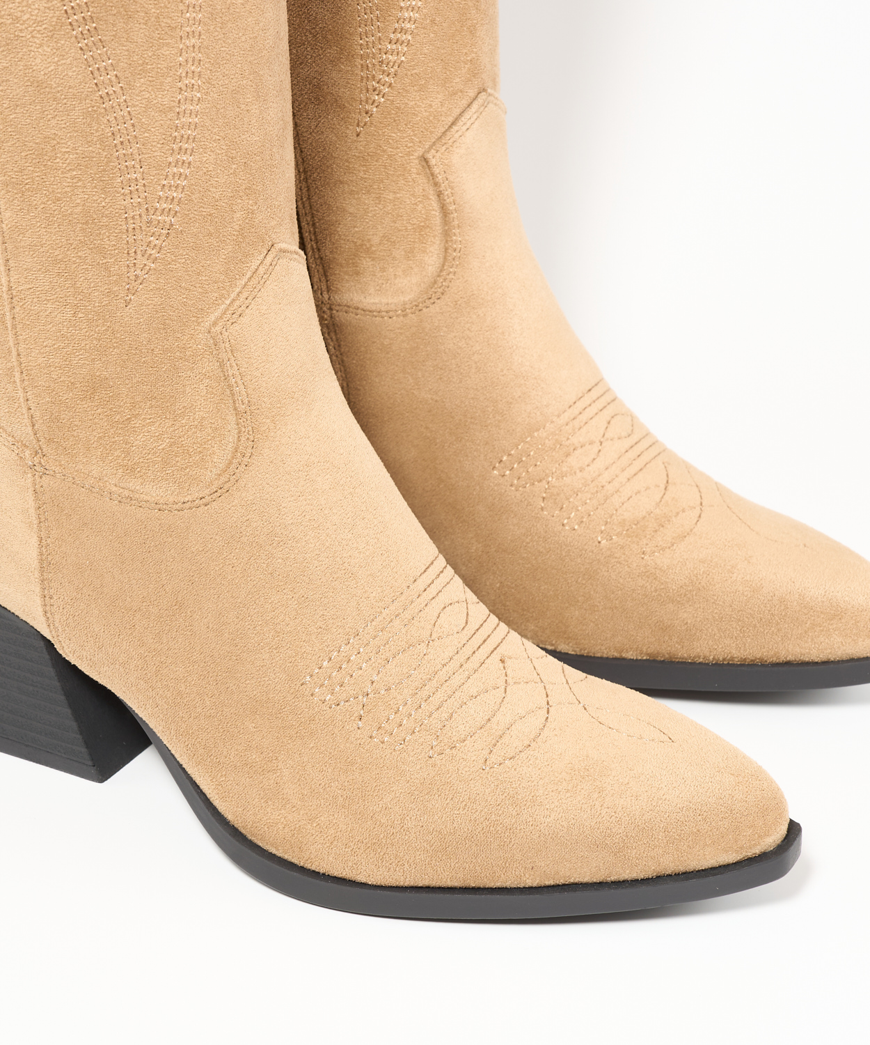 Bota tac&atilde;o cowboy com costura image number null